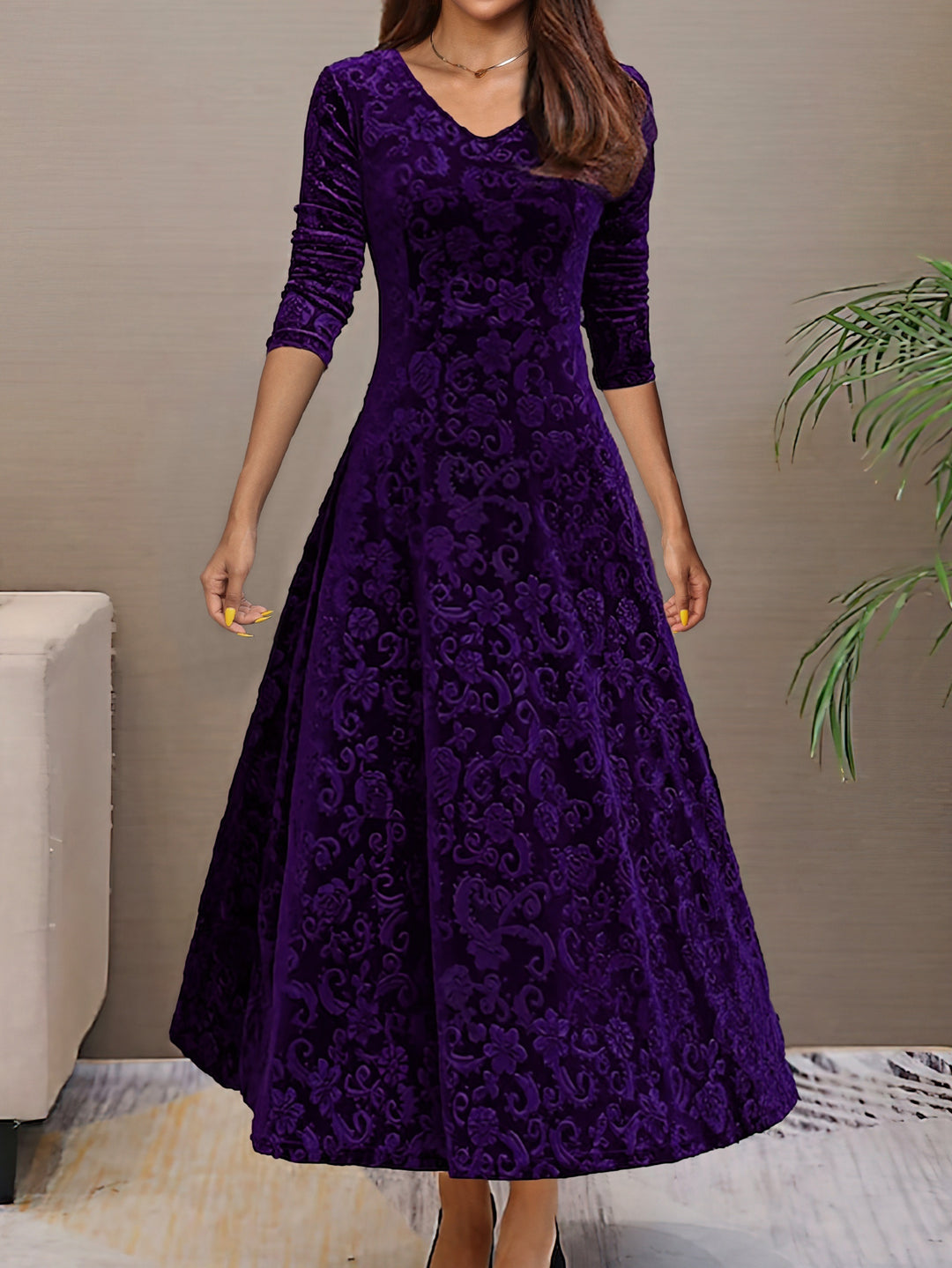 Evarisse | Women’s Midi Dress with V-neckline and patterned texture
