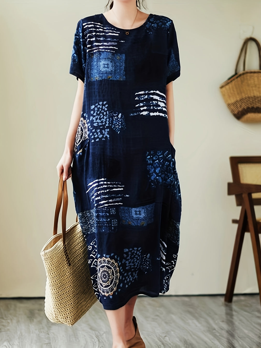 Zynterra | Women’s Midi Dress with relaxed fit and abstract pattern