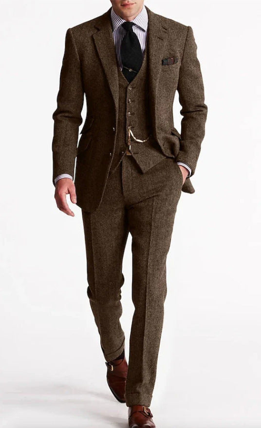 Alvion | Men’s Three-Piece Suit in a tailored polished look