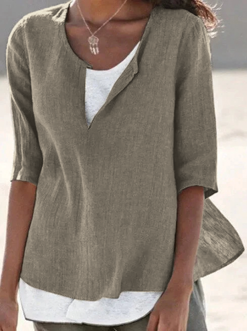 Lyra | Women’s Casual Top in an Simple Daily Fit