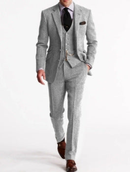 Alvion | Men’s Three-Piece Suit in a tailored polished look
