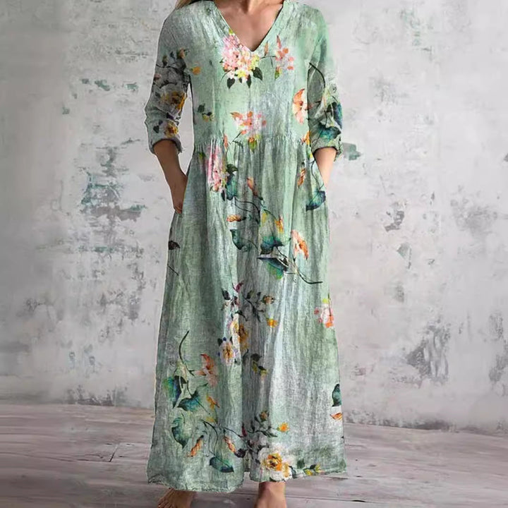 Tindra | Women’s Maxi Dress in a Relaxed Floral Figure