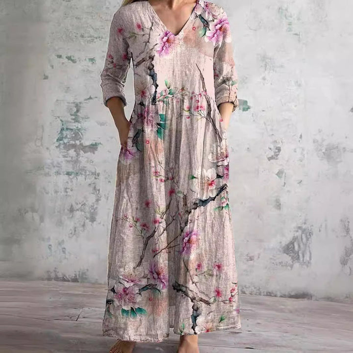 Tindra | Women’s Maxi Dress in a Relaxed Floral Figure