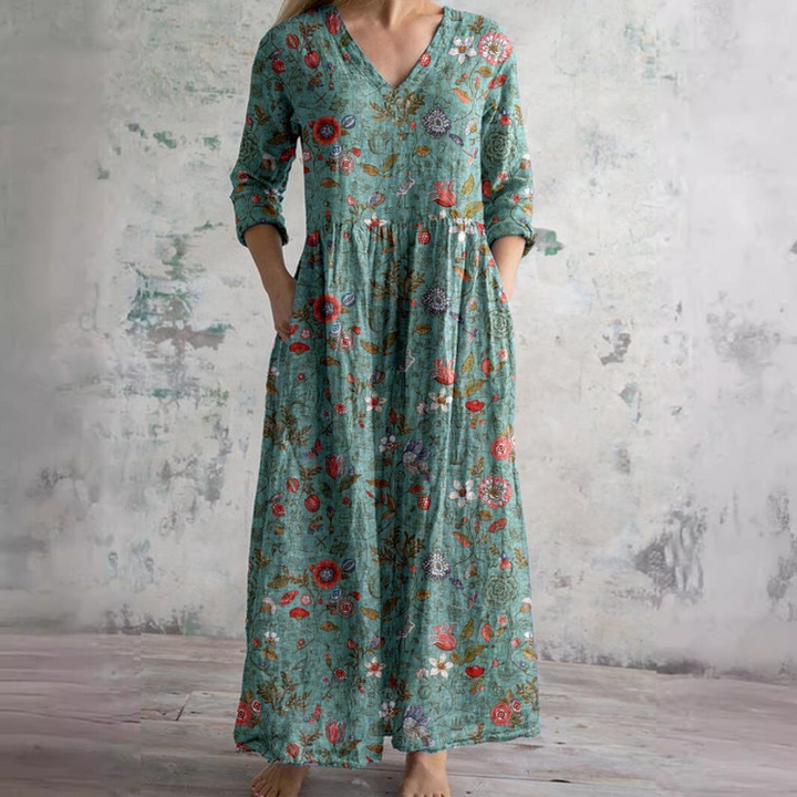Tindra | Women’s Maxi Dress in a Relaxed Floral Figure