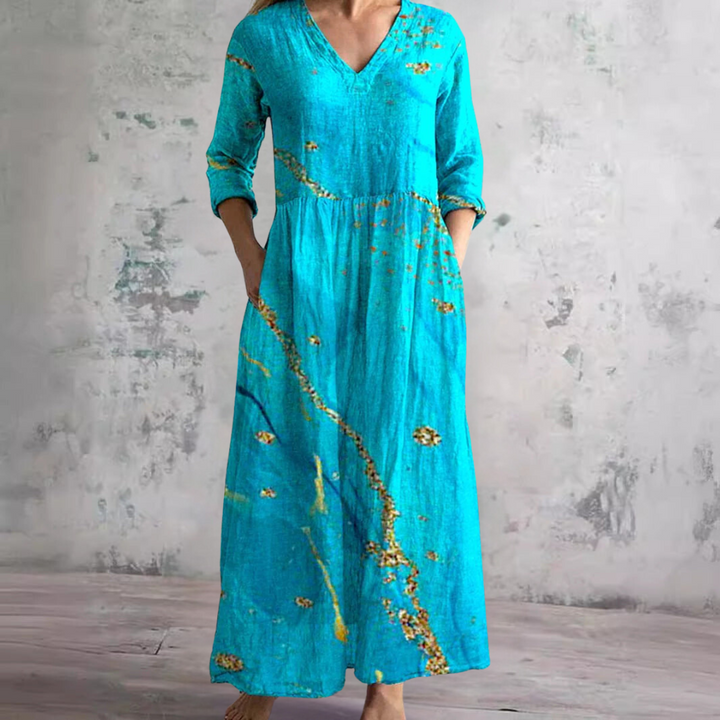Tindra | Women’s Maxi Dress in a Relaxed Floral Figure