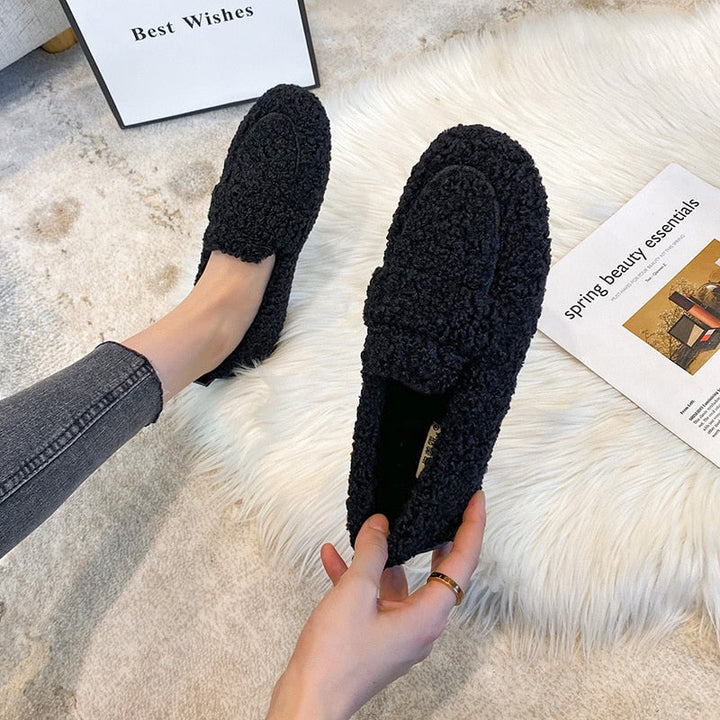 Lina | Women’s Slip-On Slippers for relaxed home wear