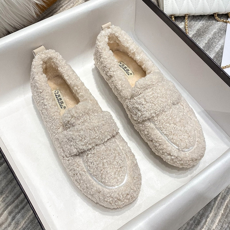 Lina | Women’s Slip-On Slippers for relaxed home wear