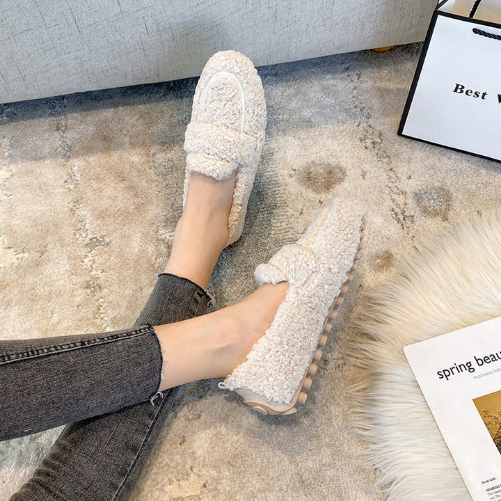 Lina | Women’s Slip-On Slippers for relaxed home wear