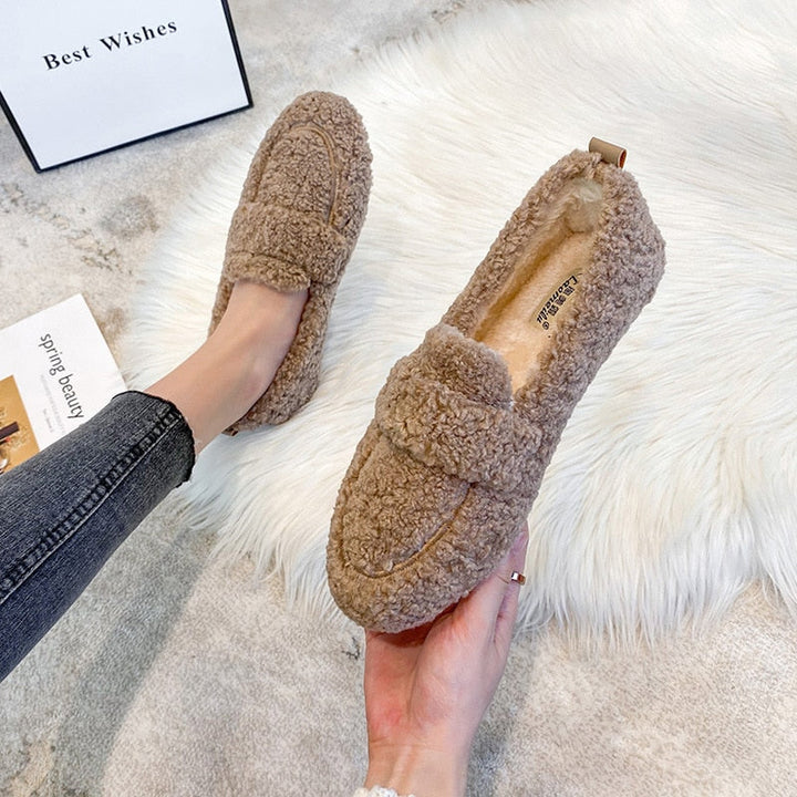 Lina | Women’s Slip-On Slippers for relaxed home wear