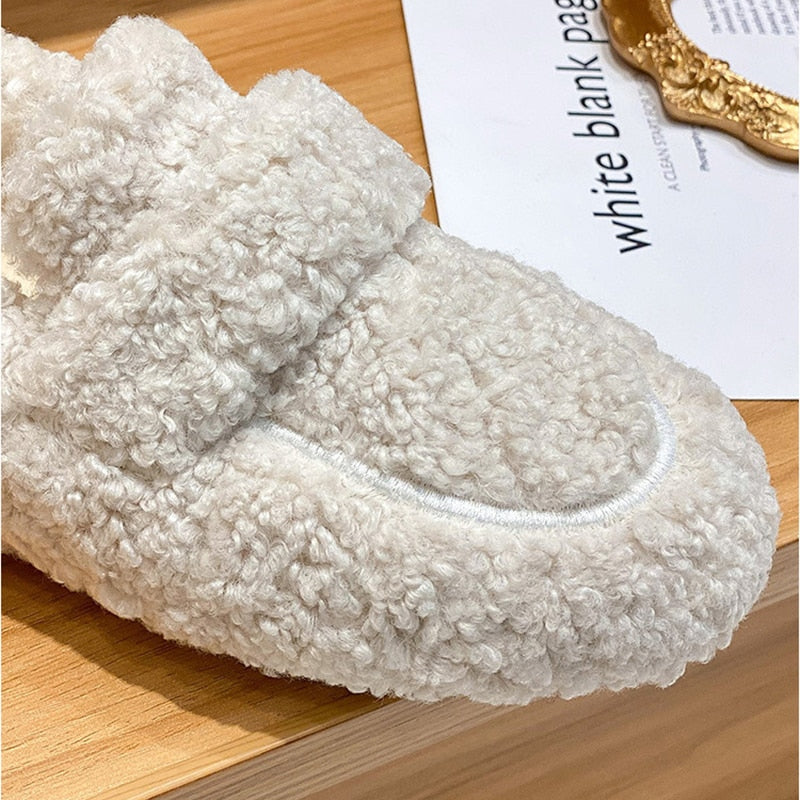 Lina | Women’s Slip-On Slippers for relaxed home wear