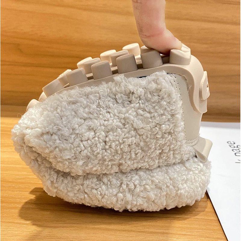 Lina | Women’s Slip-On Slippers for relaxed home wear