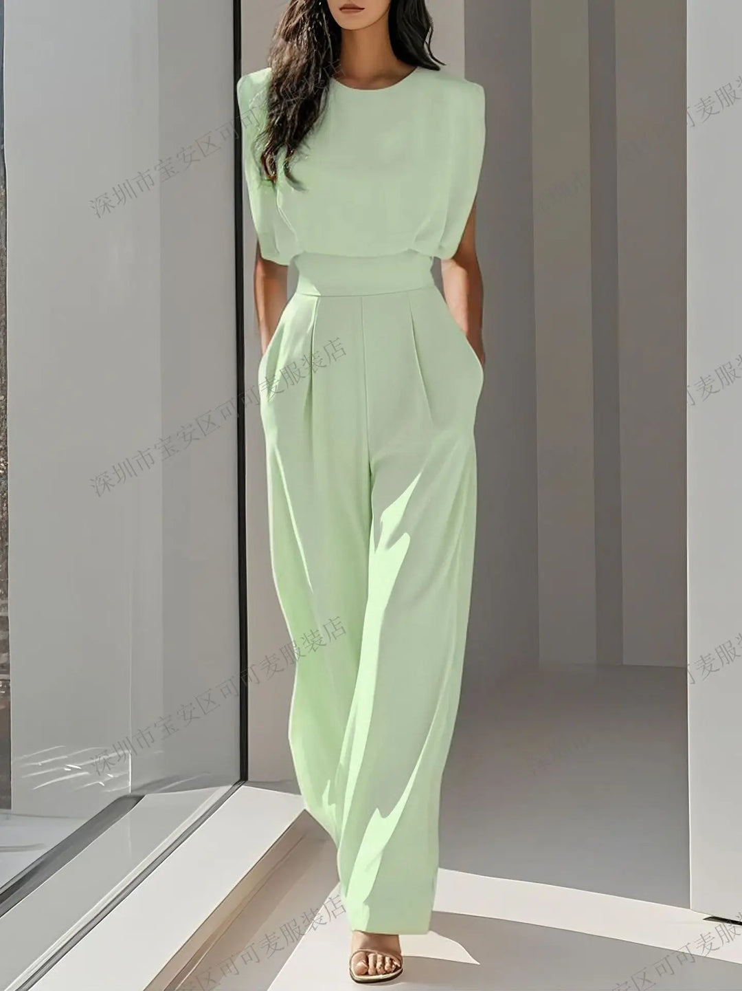 Polly | Women’s Sleeveless Jumpsuit for Modern Daily Composing