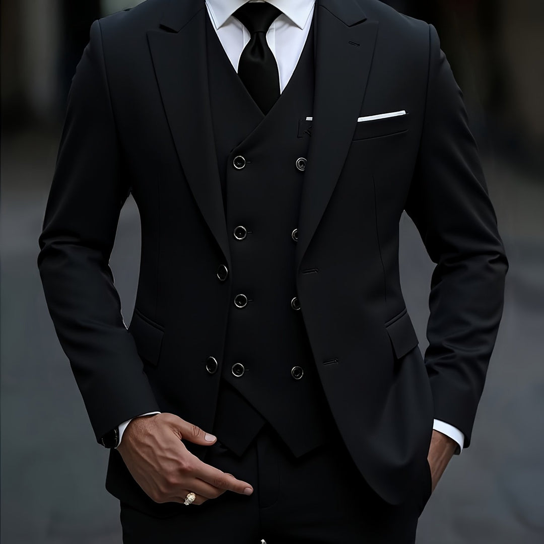 Norvian | Men’s Three-Piece Suit in a sharp tailored contour
