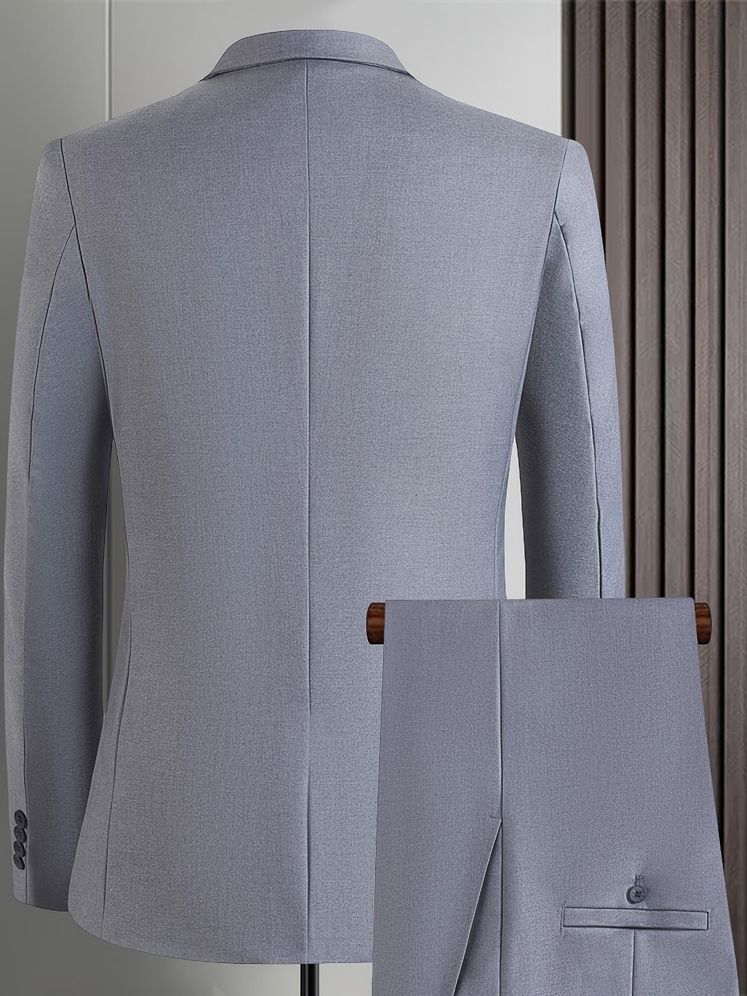 Eldorin | Men’s Two-Piece Suit in a refined tailored figure