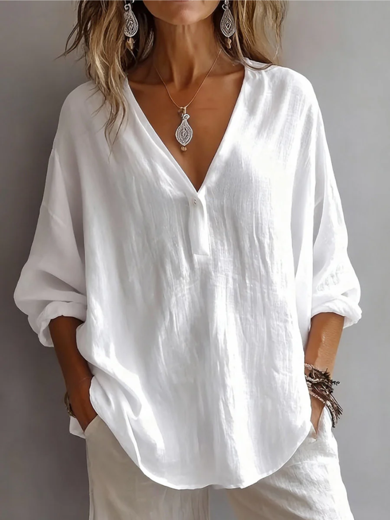 Evania | Women’s Blouse in a Relaxed V-Neck Figure