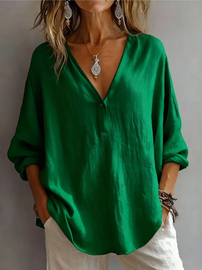 Evania | Women’s Blouse in a Relaxed V-Neck Figure