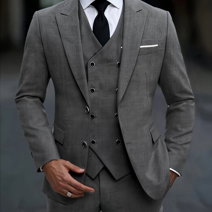 Norvian | Men’s Three-Piece Suit in a sharp tailored contour