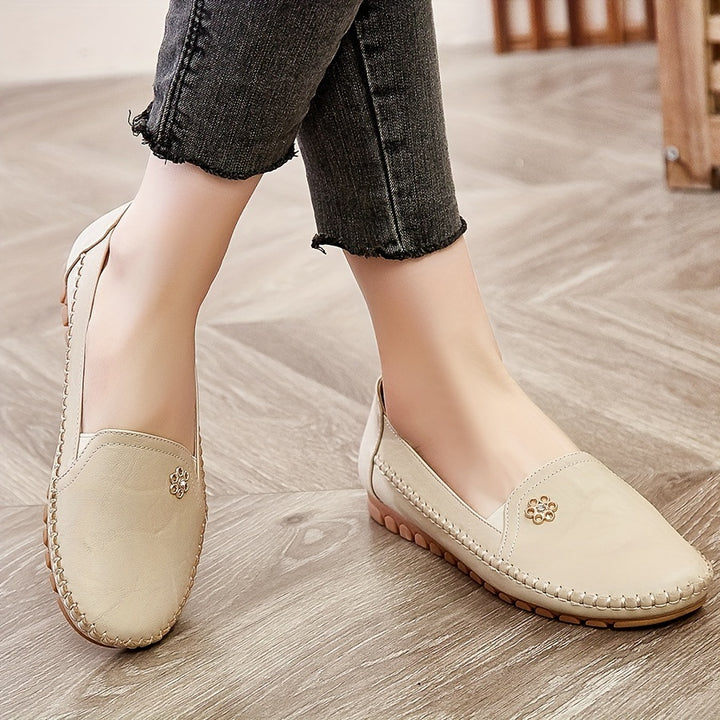 Cavellea | Women’s Slip-On Flats in a minimal everyday composition