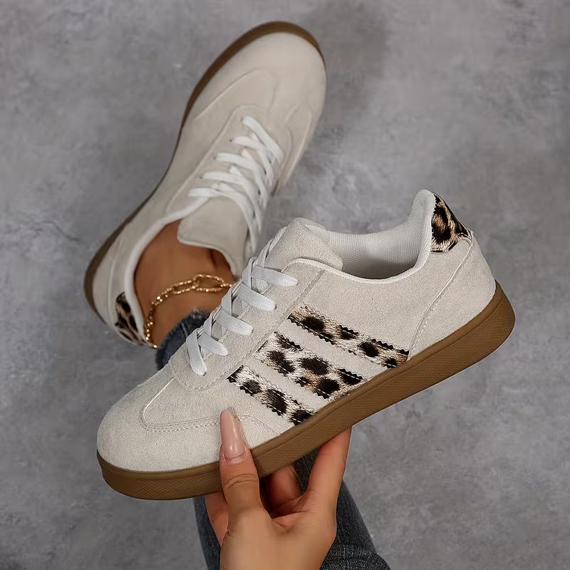 Nyxelle | Women’s Front-Tie Sneakers with unique heel contrast