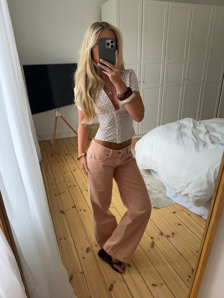 Solene | Women’s Low Rise Jeans in a wide leg cut