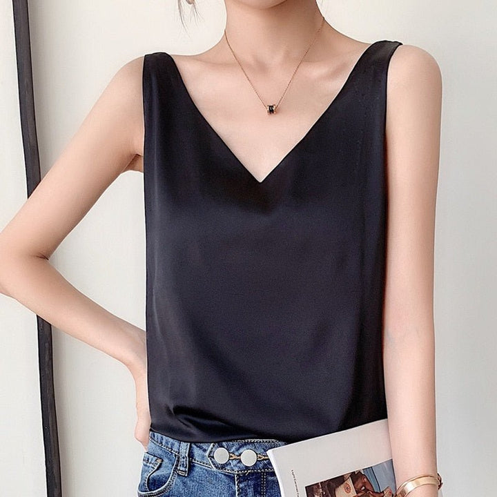 Elara | Women’s Sleeveless Top with V-Neck and Relaxed Fit