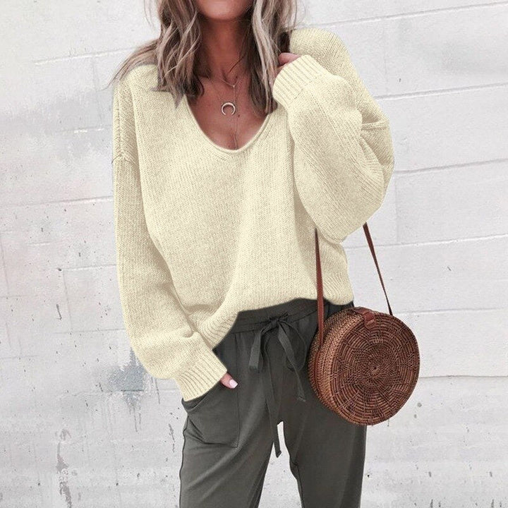 Serelyn | Women’s V-Neck Top in a relaxed everyday fit