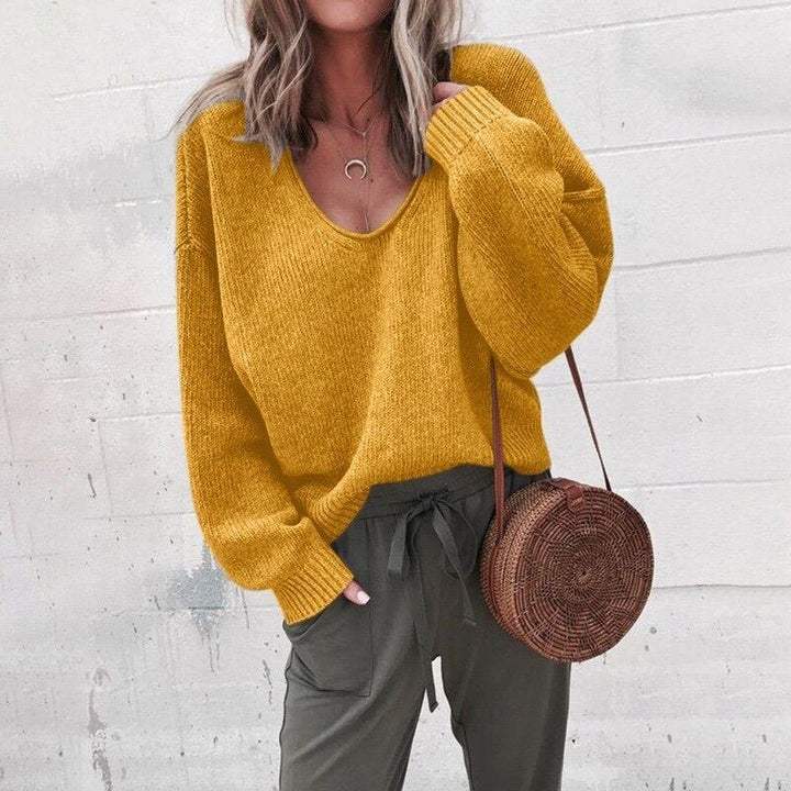 Serelyn | Women’s V-Neck Top in a relaxed everyday fit
